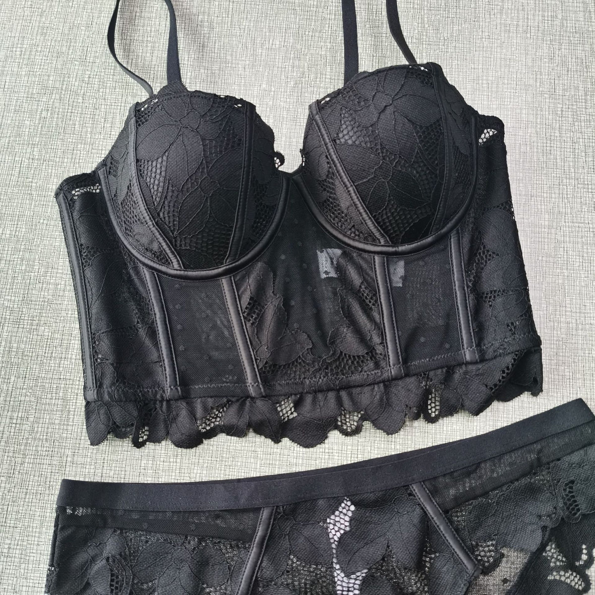Rosée · HZ IN-340 — French lace half-cup set