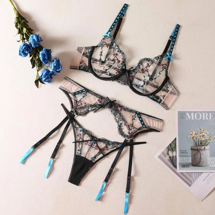Capucine · HZ IN-136 — Ultra-Thin Lace Set
